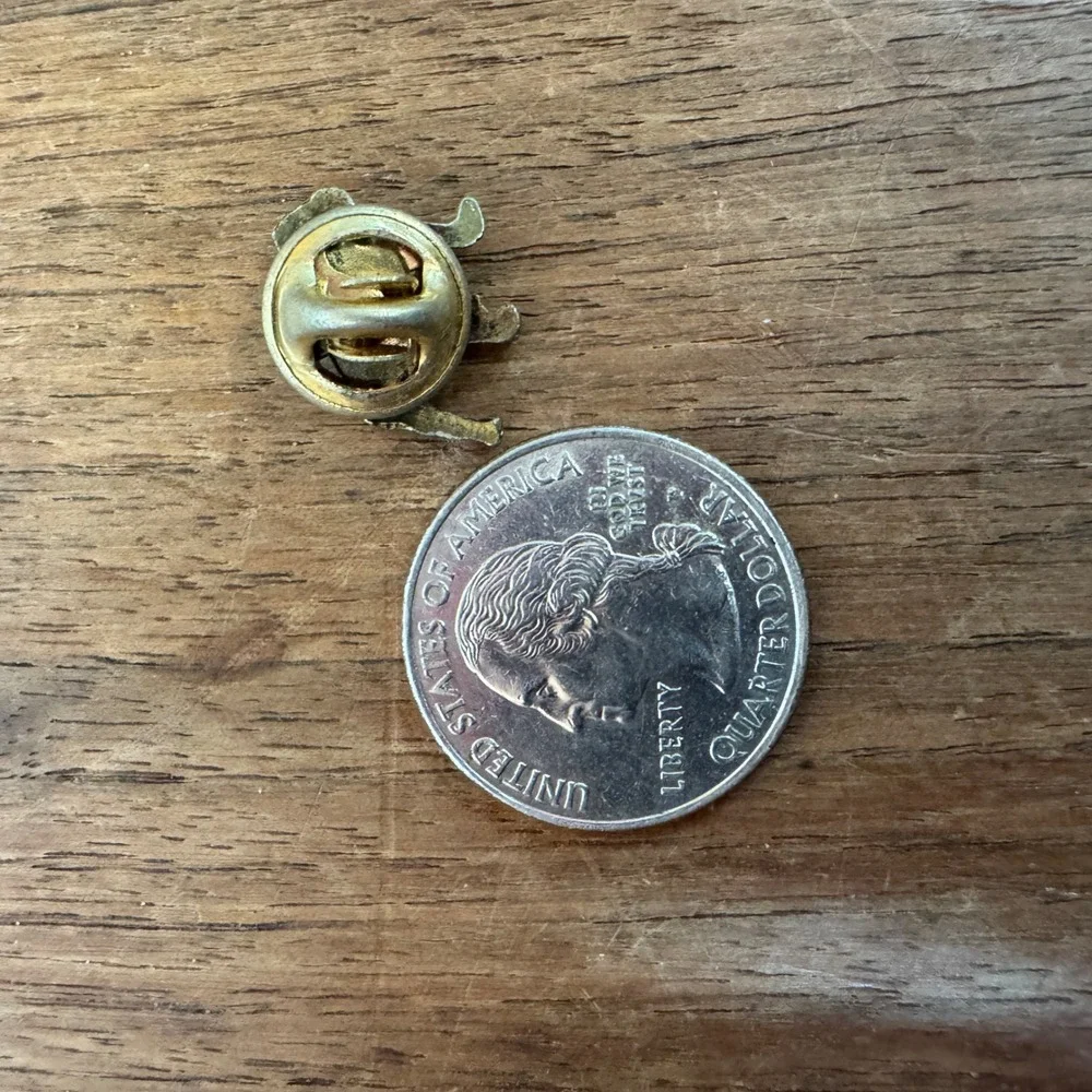 Mack Bulldog‎ Gold Tone Lapel Hat Pin Brooch